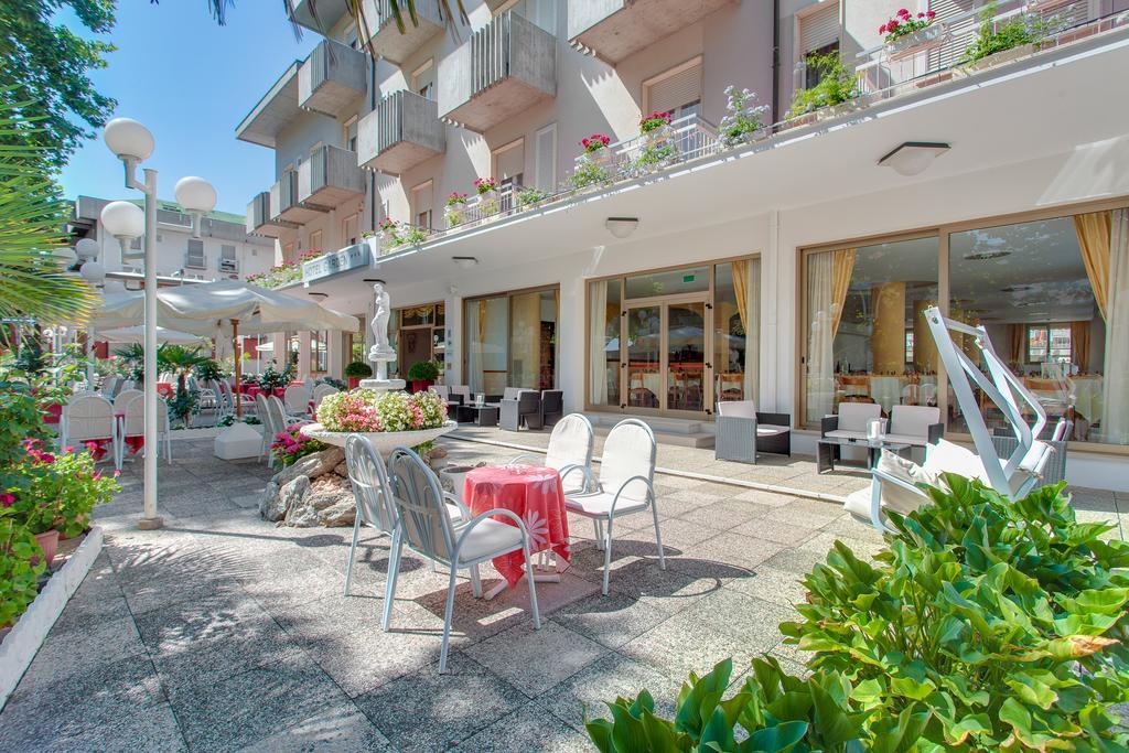 Hotel Garden Μπελάρια-Ιτζέα Μαρίνα Εξωτερικό φωτογραφία